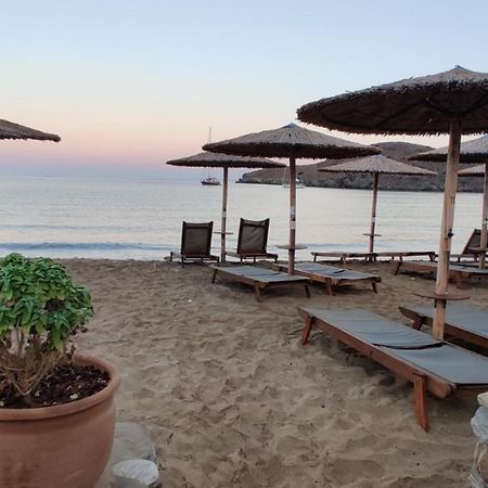 Tramonto Nel Delfini Apartamento Kini Exterior foto