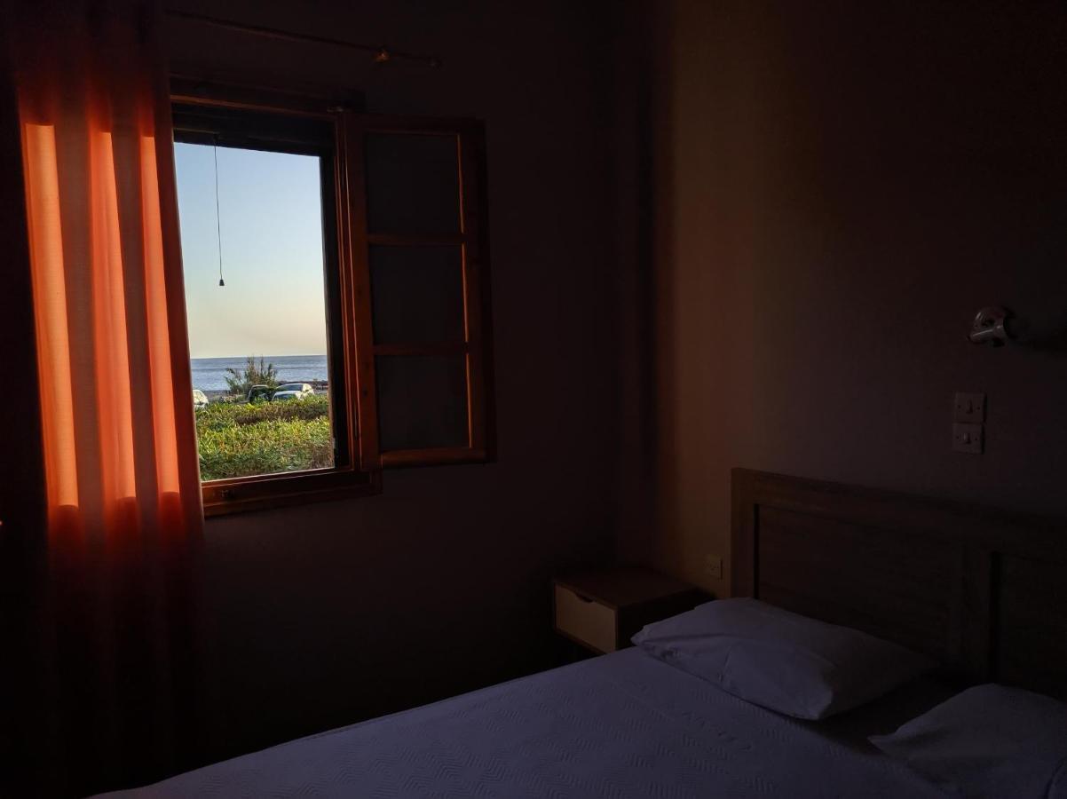 Tramonto Nel Delfini Apartamento Kini Exterior foto