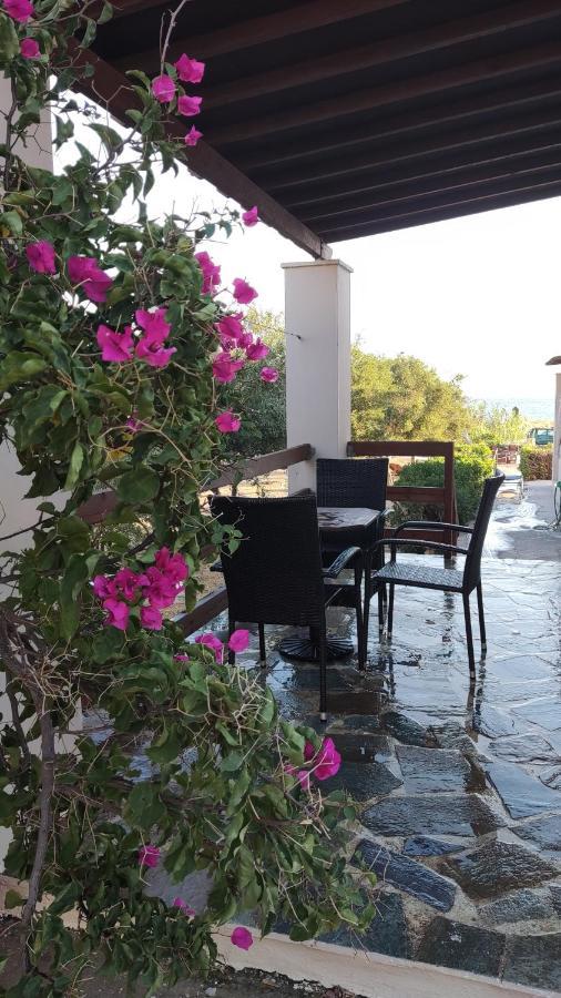 Tramonto Nel Delfini Apartamento Kini Exterior foto