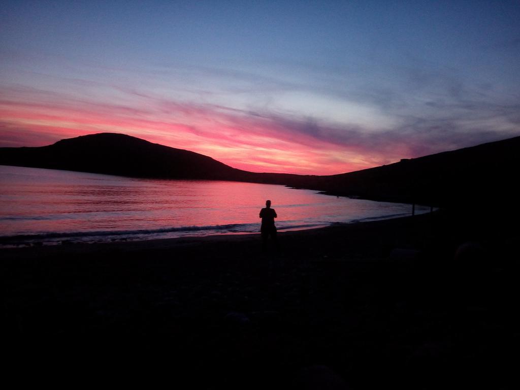 Tramonto Nel Delfini Apartamento Kini Exterior foto
