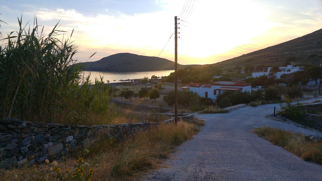 Tramonto Nel Delfini Apartamento Kini Exterior foto