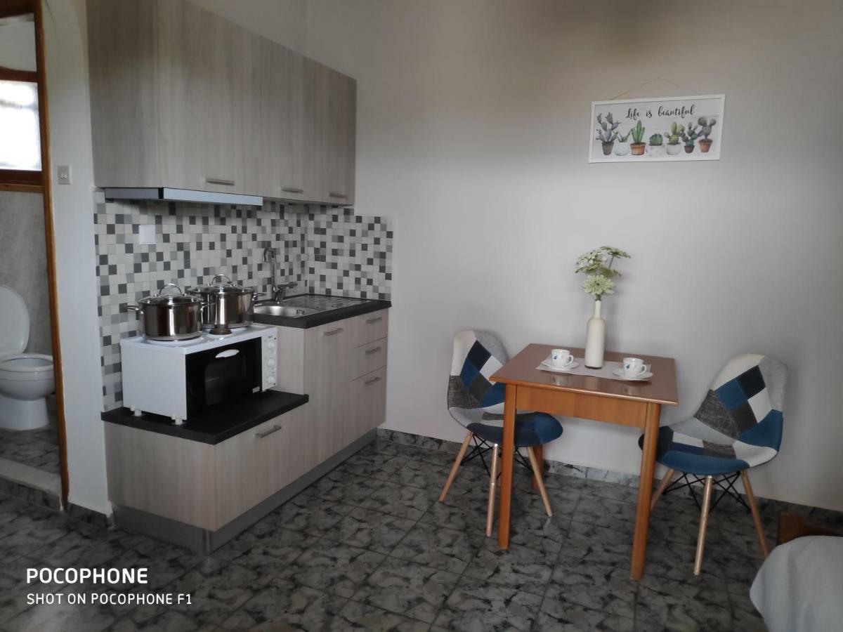 Tramonto Nel Delfini Apartamento Kini Exterior foto
